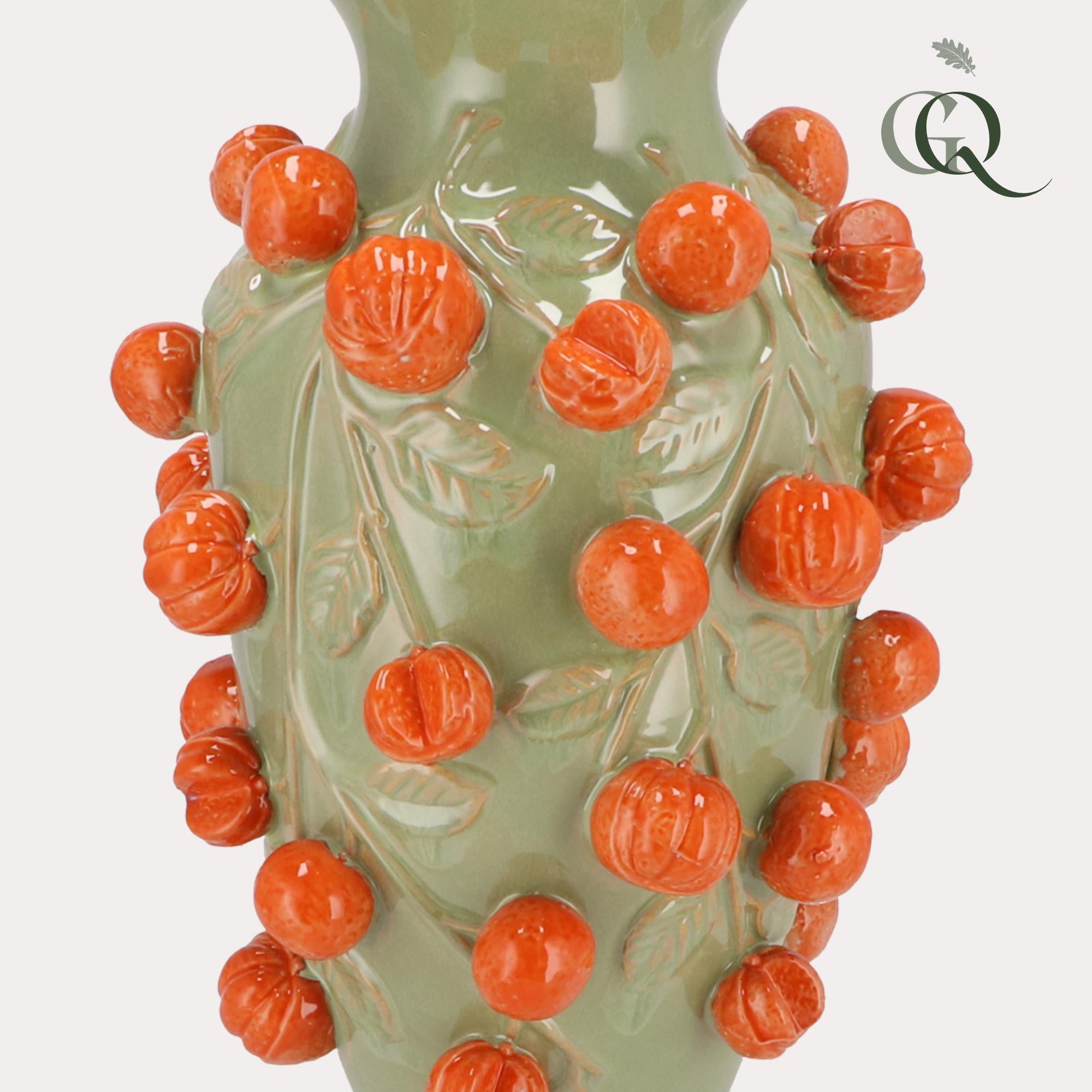 Vase Stein M – H38 B24 – Pistaziengrün – Mandarine